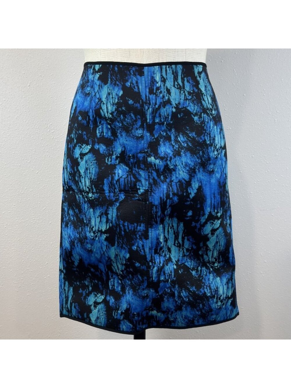 Calvin Klein Pencil Skirt Womens Size 6 Blue Black Abstract Knee Length Back Zip